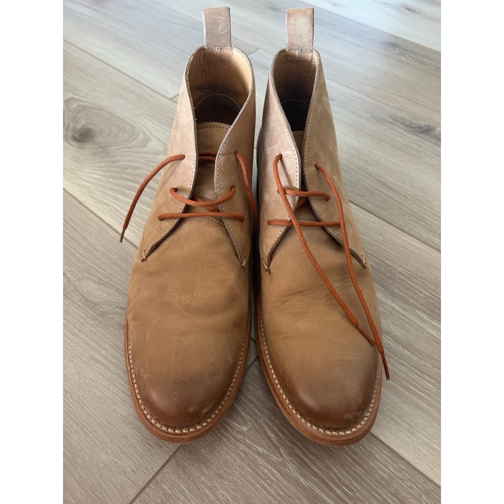 Stylish Tan Leather Chukka Boots